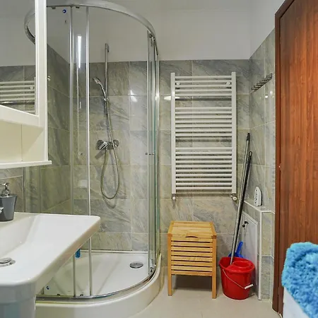 Apartment Hideaway Near Parliament Building *