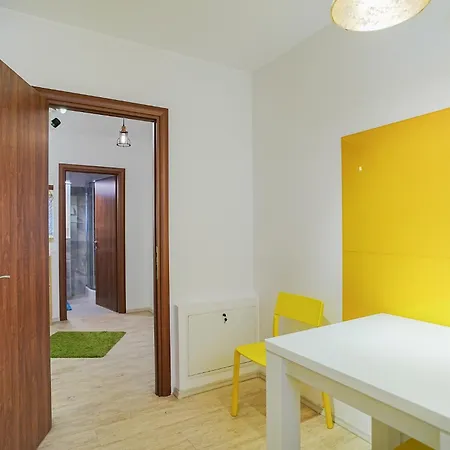 Apartment Hideaway Near Parliament Building