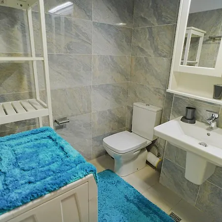 Hideaway Near Parliament Building Апартаменты