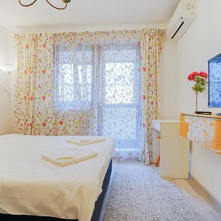 Hideaway Near Parliament Building Apartment