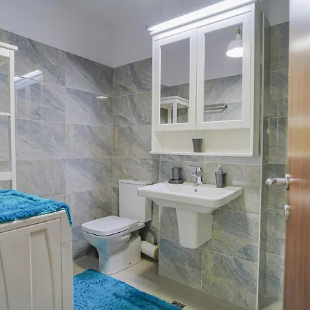 Hideaway Near Parliament Building