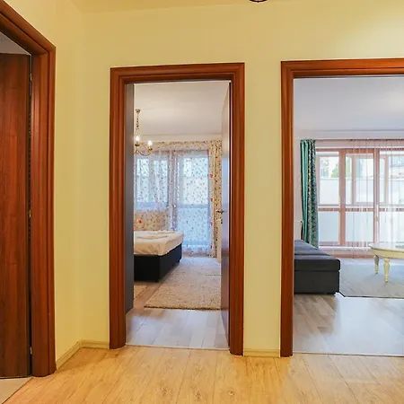 Hideaway Near Parliament Building Apartment *