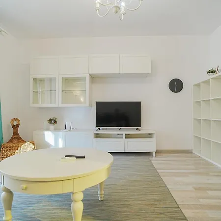 Hideaway Near Parliament Building * Бухарест