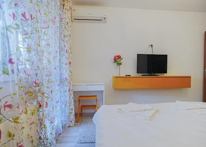 Hideaway Near Parliament Building Apartman