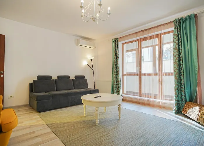 Hideaway Near Parliament Building