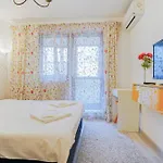 Hideaway Near Parliament Building Апартаменти