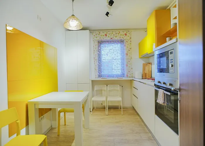 Apartment Hideaway Near Parliament Building *